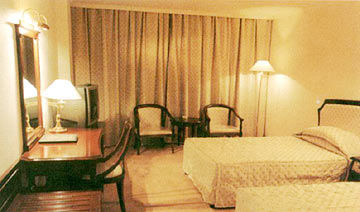 Golden Bridge Otel Lhasa Dış mekan fotoğraf
